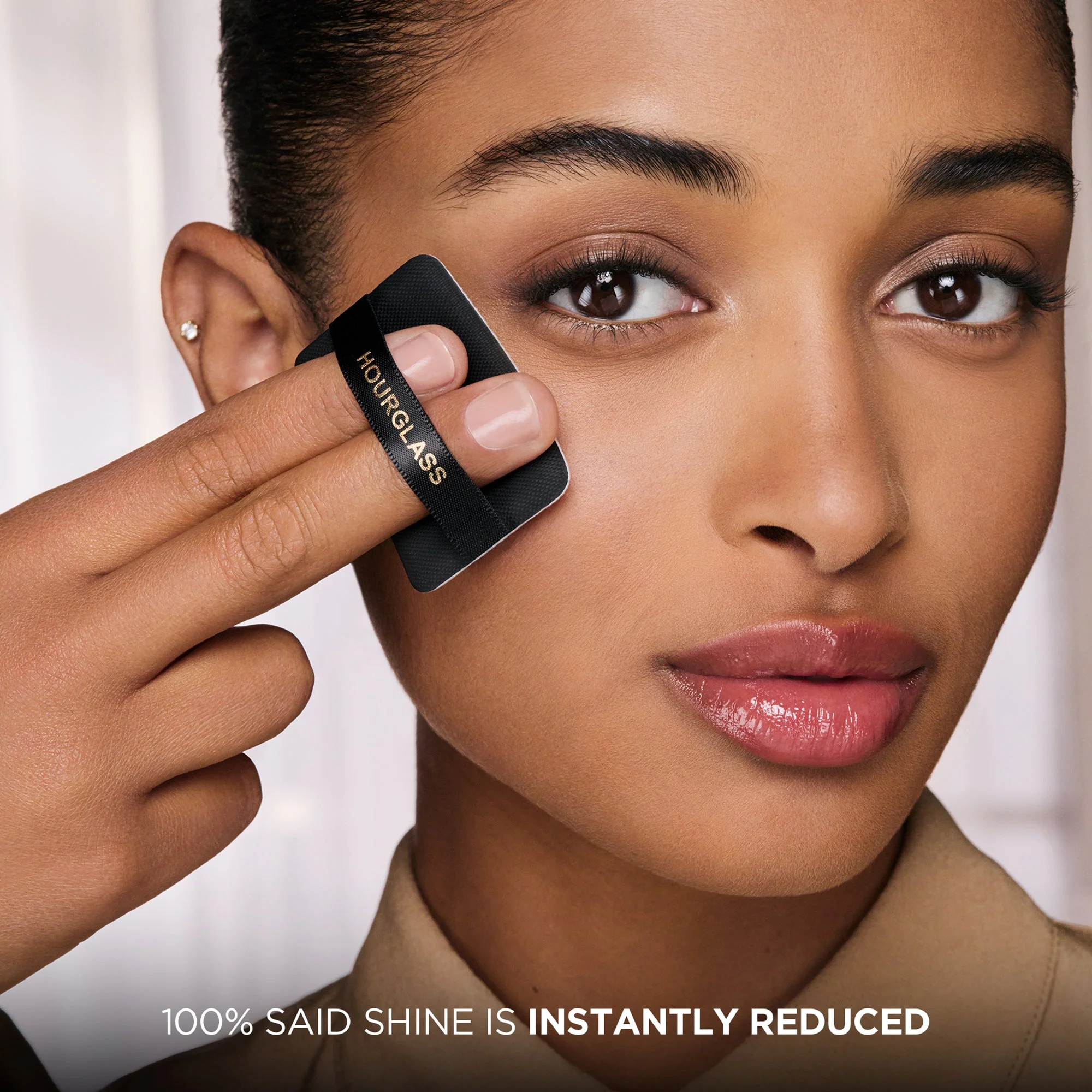 Vanish Airbrush Pressed Powder - Image 5
