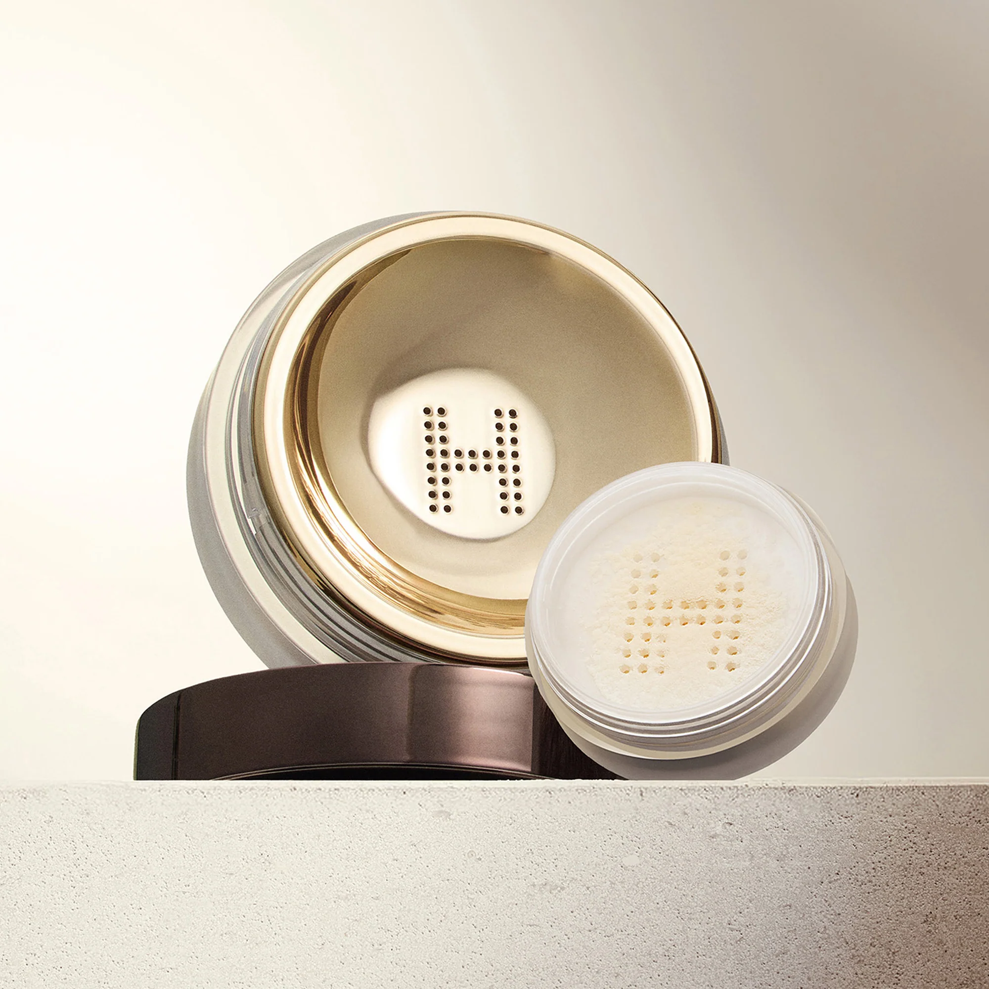 Veil™ Translucent Setting Powder - Image 6